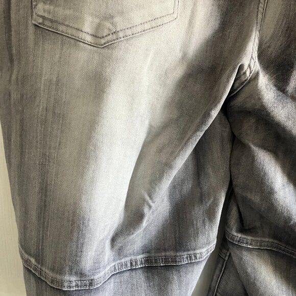 Legendary Status Grey Distressed Size 46 Demin Paint Splatter Shorts Grunge Goth - Picture 8 of 12